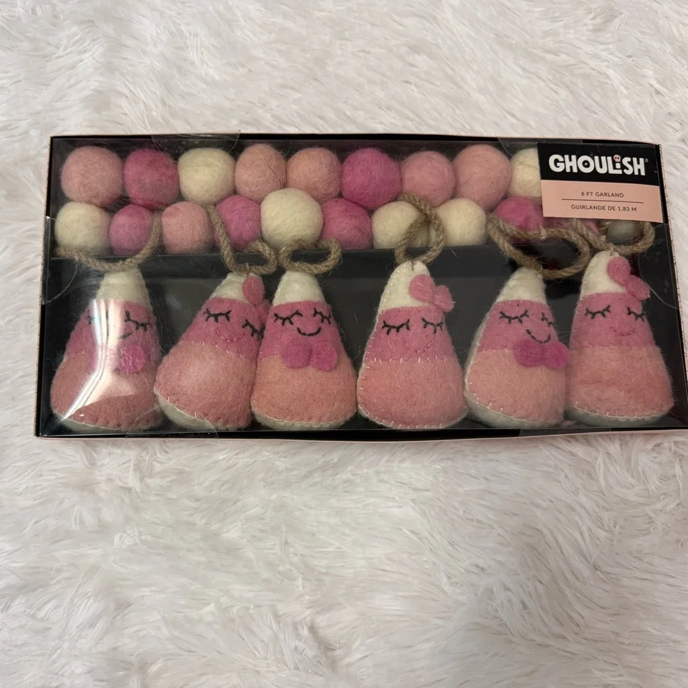 Ghoulish Pink candy corn garland